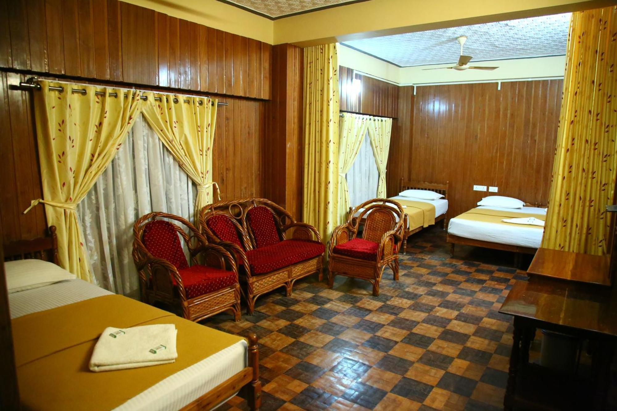Lake Palace Family Resort Kumarakom Exterior photo