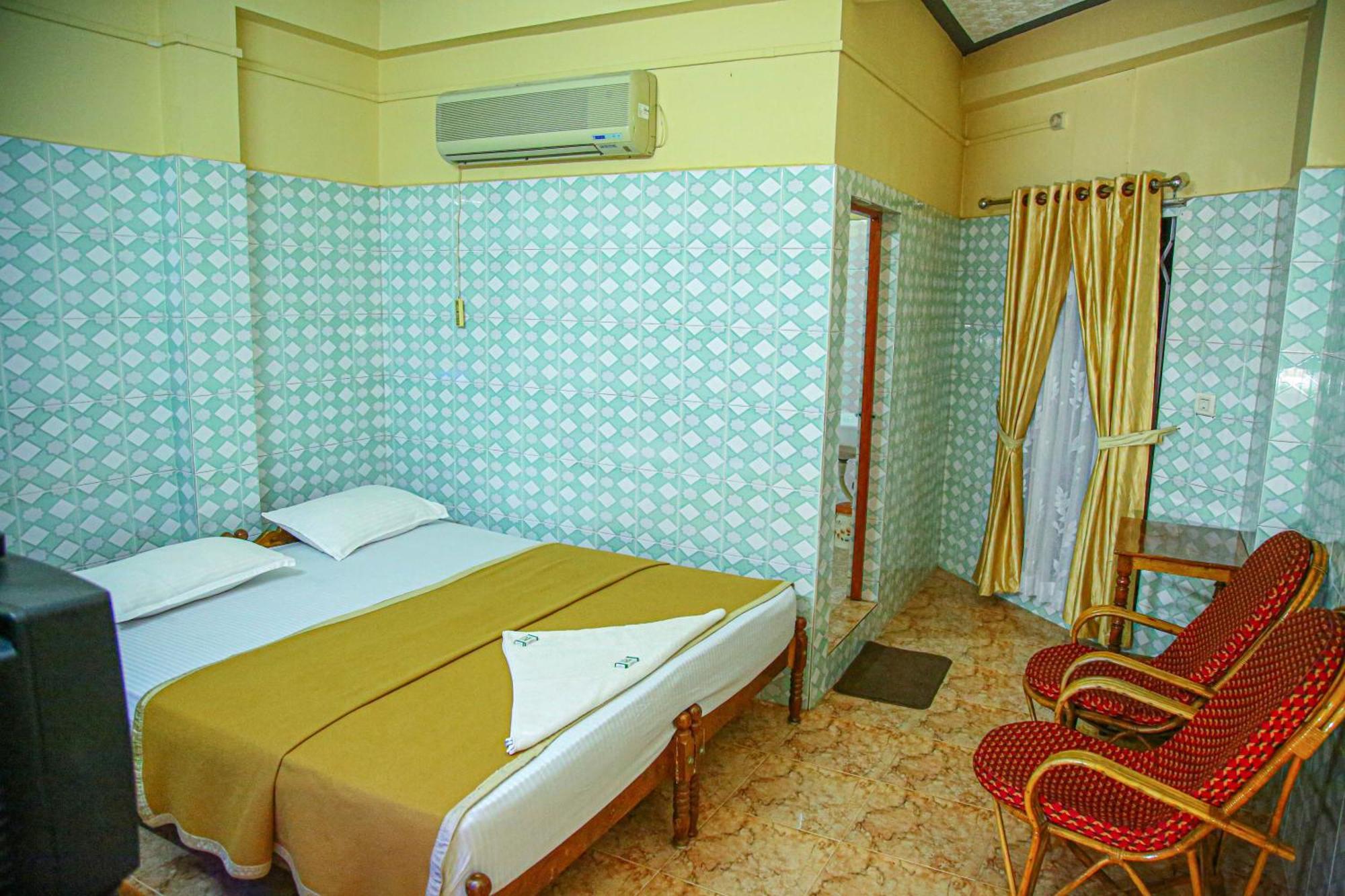 Lake Palace Family Resort Kumarakom Exterior photo