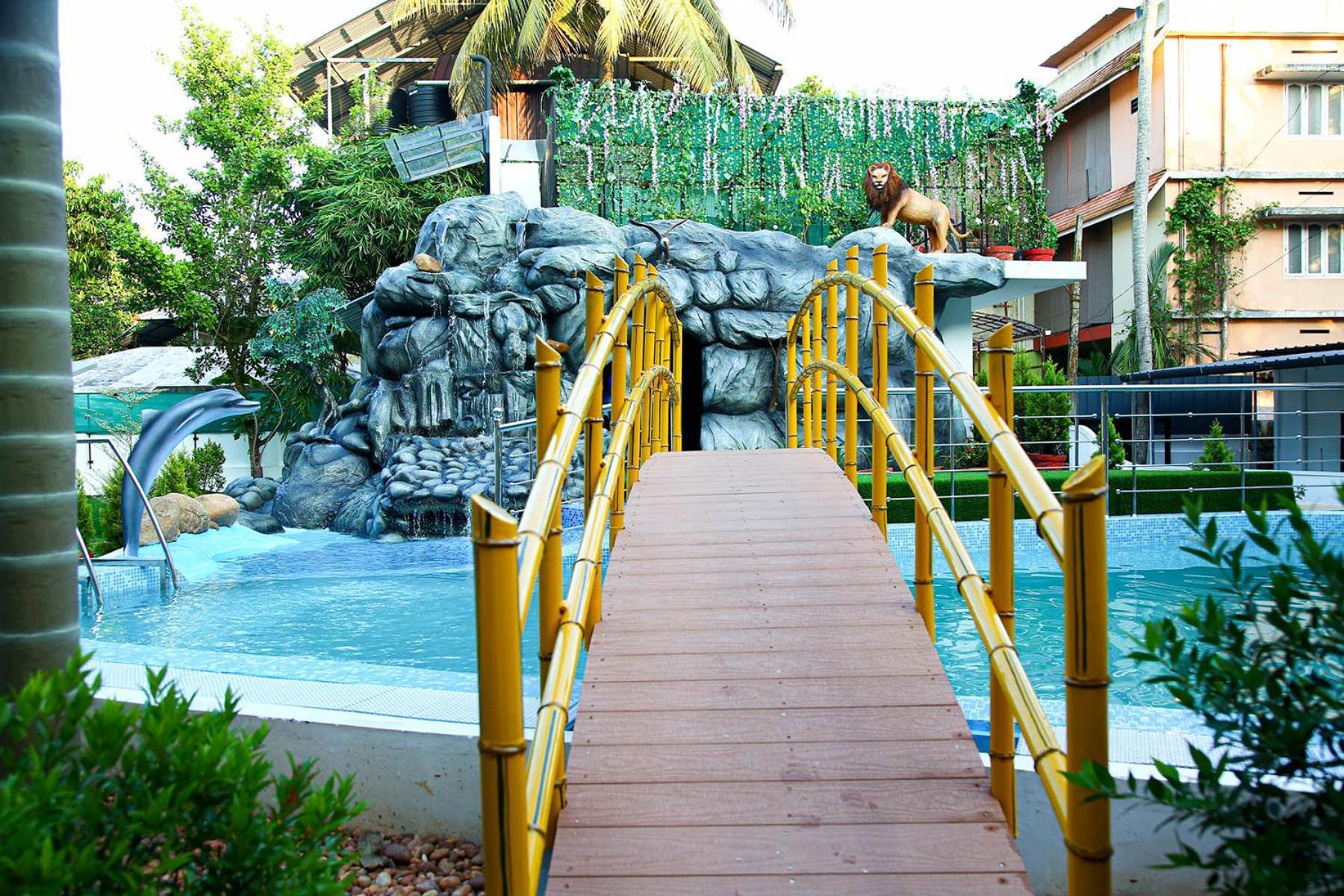 Lake Palace Family Resort Kumarakom Exterior photo