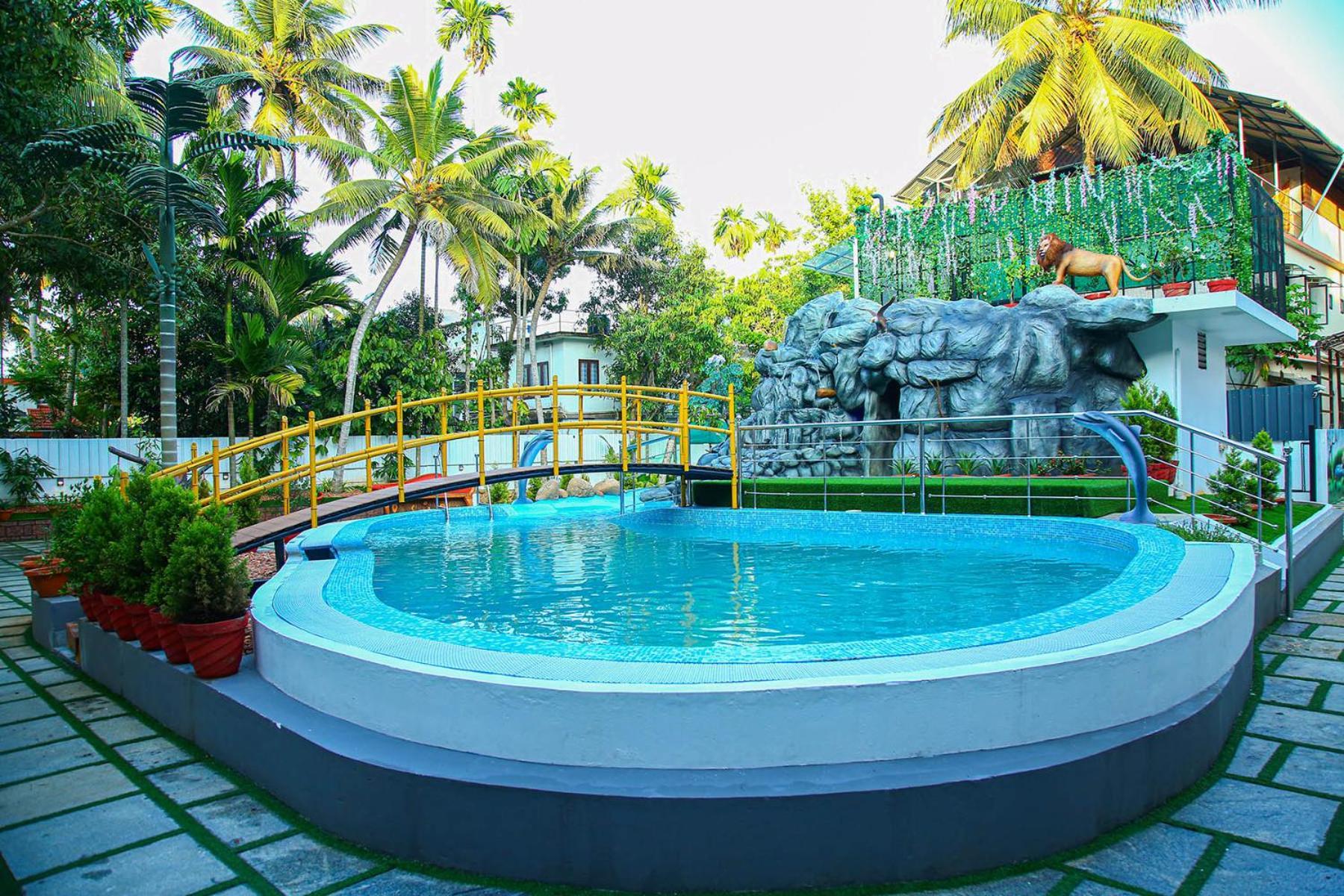 Lake Palace Family Resort Kumarakom Exterior photo
