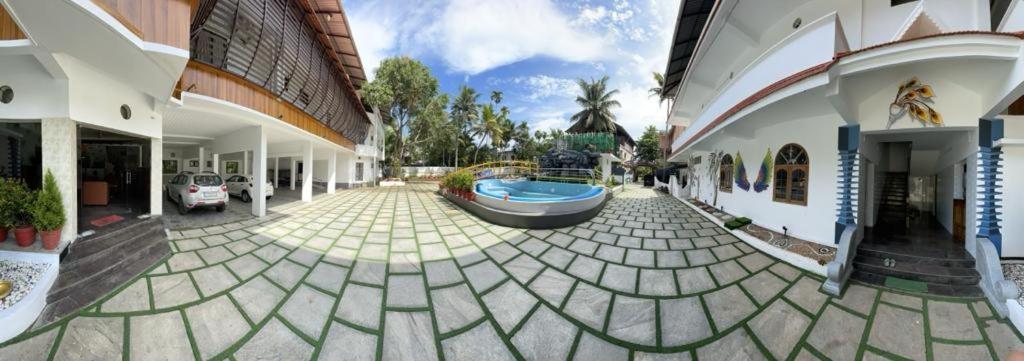 Lake Palace Family Resort Kumarakom Exterior photo