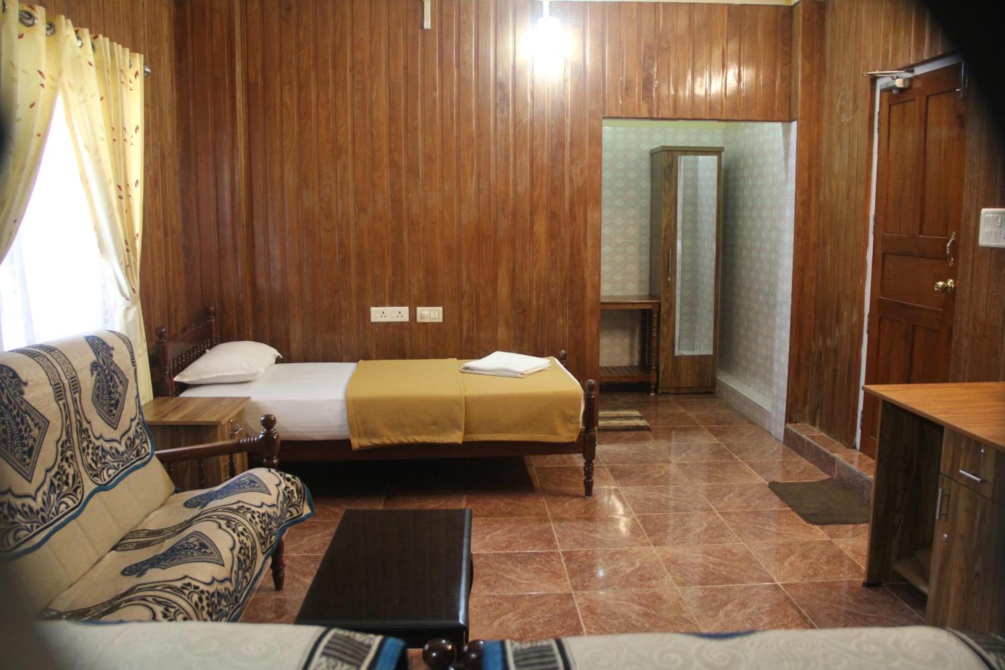 Lake Palace Family Resort Kumarakom Exterior photo
